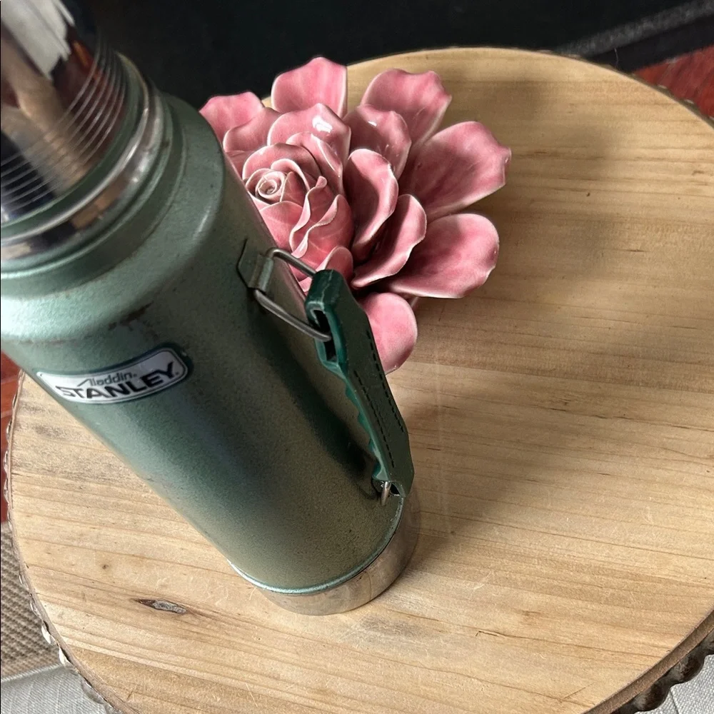 Vintage Aladdin Stanley Thermos Steel w Handle A-944DH Quart Insulated - Picture 2 of 11